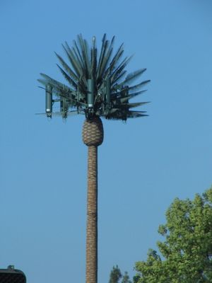 Jednobiegunowa kamuflowana wieża ogniwowa GSM Pine Tree