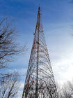 Samonośna wieża antenowa 10M z 3 nogami 5G