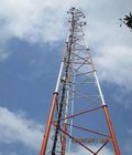 Trzynożne stalowe wieże komunikacyjne rurowe o długości 10 m