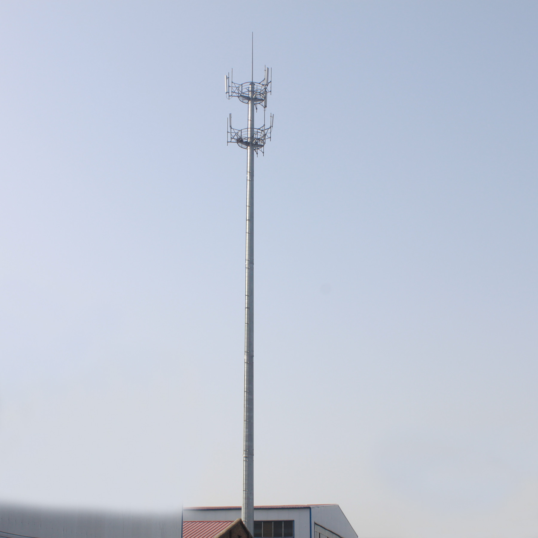 Stalowa wieża Monopole 45M GSM do telewizji telewizyjnej