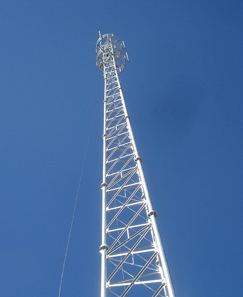 Malowane 15-metrowe stalowe wieże telekomunikacyjne